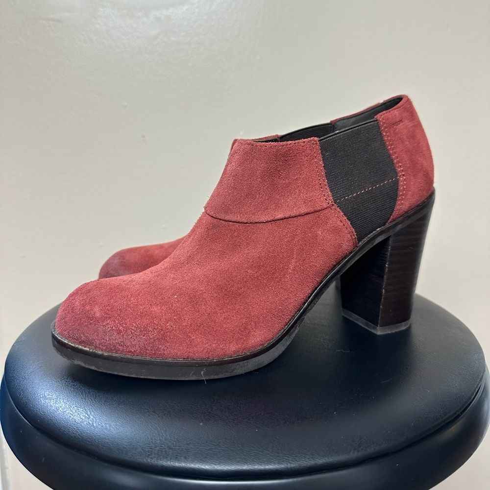 Clearance! Red Geox Suede Stretch Bootie Size 39 EUC